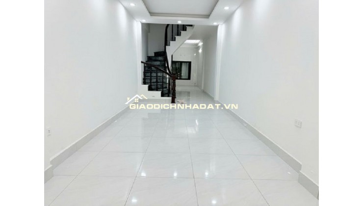Lĩnh Nam - Hoàng Mai 50m x 4 tầng, trước nhà ô tô tránh, kinh doanh đỉnh, giá hợp lý