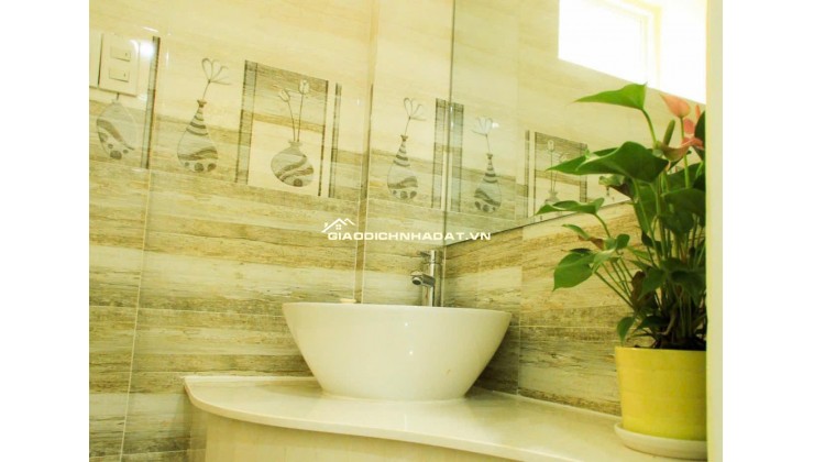 Chủ cần bán nhà Quận 10 p14 đường 3/2