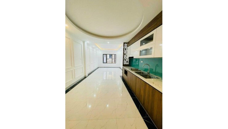 Bán nhà Hoàng Liệt - Hoàng Mai, DT 50m x 5 tầng. Ô tô đỗ cửa, thang máy, view hồ