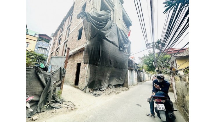 Bán nhà Thanh Lân- Lĩnh Nam - Hoàng Mai, DT 30m x 5 tầng, ô tô đỗ cổng, lô góc