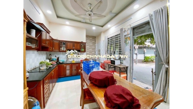 NHÀ LÔ GÓC PHẠM VĂN CHIÊU THÔNG THOÁNG, YÊN TĨNH, SẠCH SẼ 8.6VND