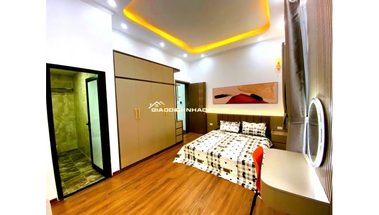 BÁN NHÀ HỒ ĐẦM TRÒN, BA ĐÌNH, 40M2 7 TẦNG MT 4M GIÁ 8.3TỶ- NGÕ THÔNG-GẦN HỒ SÁT PHỐ - GẦN LĂNG BÁC.