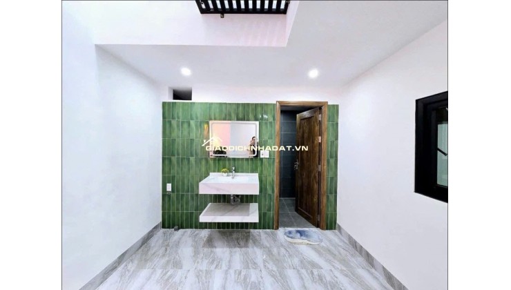 CHỦ NGỘP! CẦN BÁN GẤP NHÀ LẦU 2 mặt tiền trước sau. CÁCH Đồng Khởi 5 PHÚT DI CHUYỂN