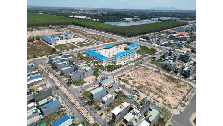 Đất Sân Bay
