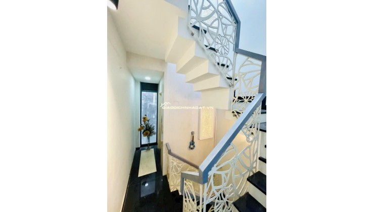 BÁN NHÀ HẺM CÁCH MẠNG THÁNG 8 P15Q10 - 4 TẦNG - CHỈ 9,2 TỶ. LH:0908728638
