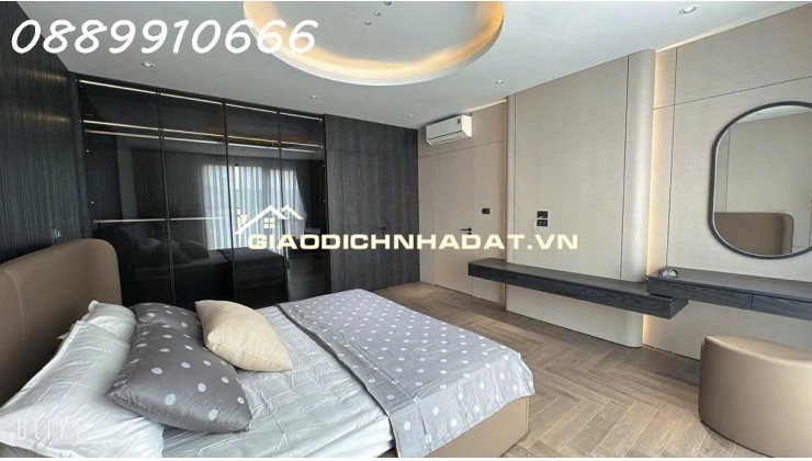 SIÊU PHẨM HIẾM CÓ KINH DOANH, Ô TÔ TRÁNH TẠI QUAN NHÂN - THANH XUÂN.
NHỈNH 11 TỶ XÁCH VALI VỀ Ở VÀ THA HỒ KINH DOAH BUÔN BÁN