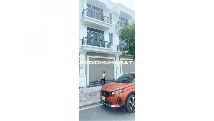 Bán căn liền kề Calyx Residence 319 Đông Anh sổ đỏ chính chủ view vườn hoa.