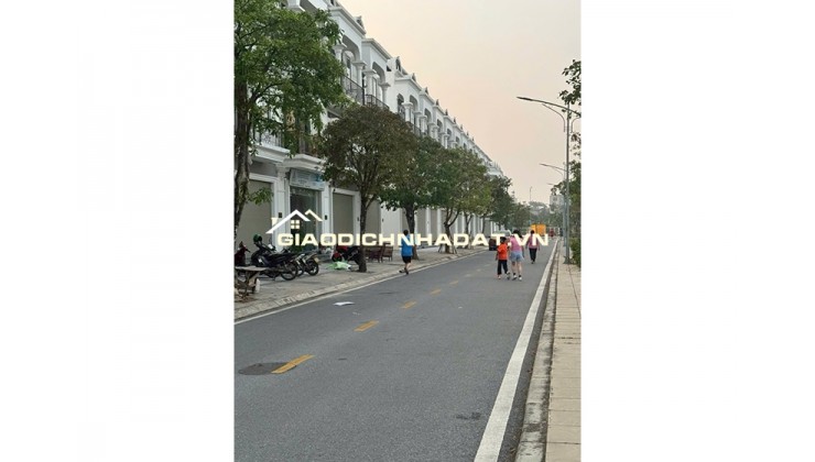 Bán căn liền kề Calyx Residence 319 Đông Anh sổ đỏ chính chủ view vườn hoa.