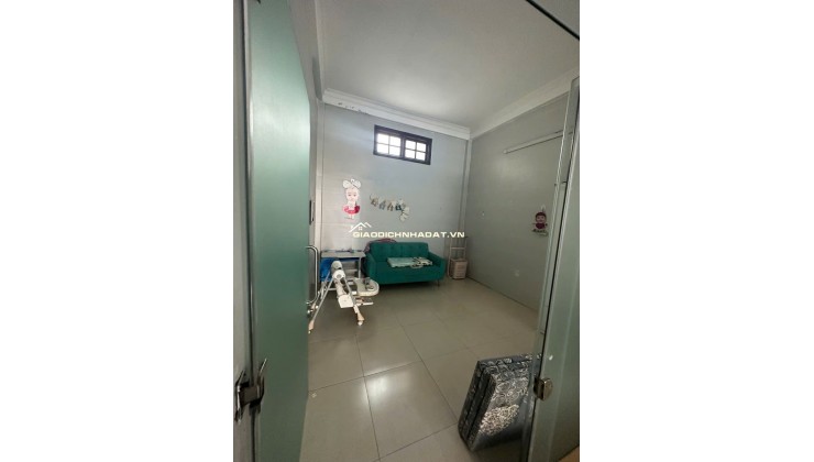 MẶT TIỀN KINH DOANH ĐƯỜNG 33m SÂN BAY ĐÀ NẴNG 300m2 sử dụng CHỈ 11 TỶ NHỈNH