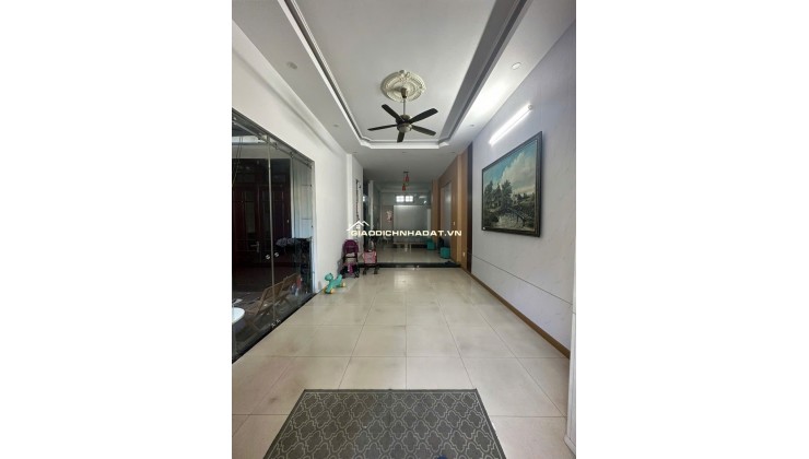 MẶT TIỀN KINH DOANH ĐƯỜNG 33m SÂN BAY ĐÀ NẴNG 300m2 sử dụng CHỈ 11 TỶ NHỈNH