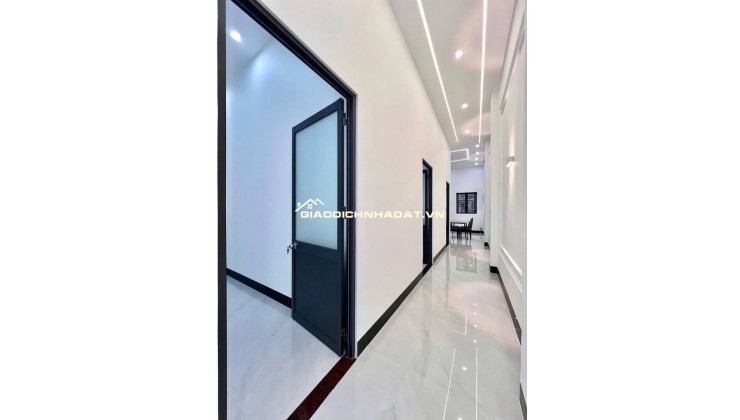 Chính chủ bán gấp căn nhà cấp 4 xây mới Gần Nhà Hàng Tiệc Cưới Vạn Phước Center, Cây xăng Bửu Long