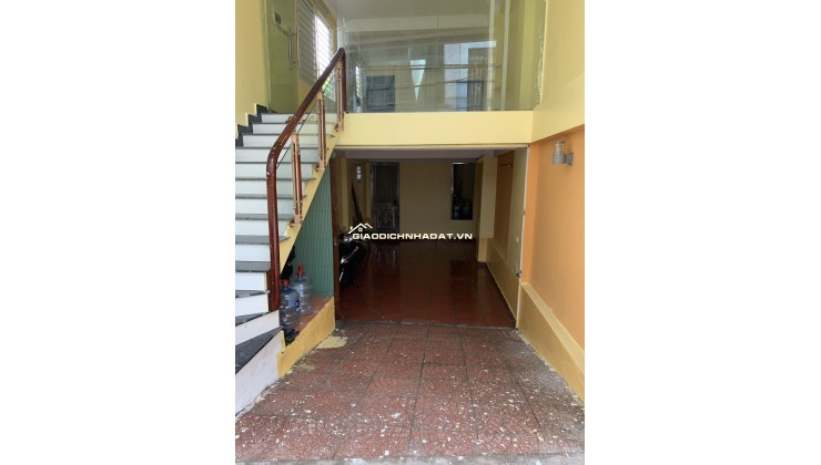 Cho thuê văn phòng tầng 1- 40 m2 tại Mễ Trì Thượng, đường ô tô tránh