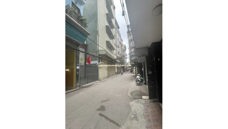 Cho thuê văn phòng tầng 1- 40 m2 tại Mễ Trì Thượng, đường ô tô tránh