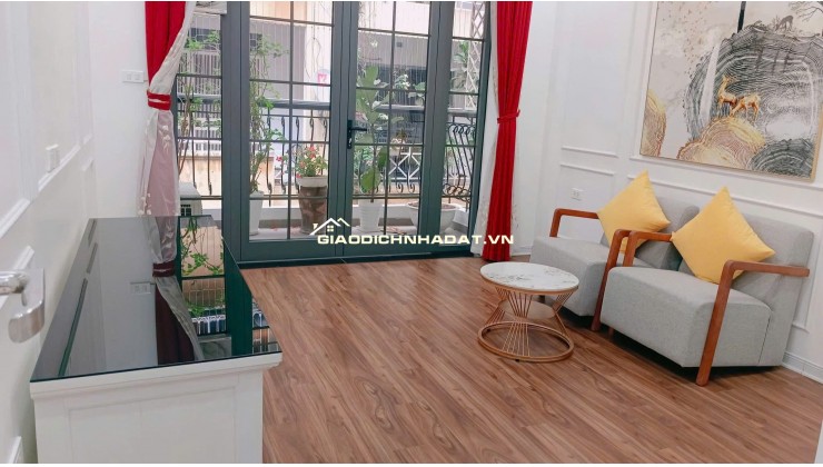BÁN NHÀ NGỌC LÂM, LONG BIÊN, GẦN BẾN XE, TRƯỜNG HỌC, CHỢ, NHÀ PHÂN LÔ, Ô TÔ TRÁNH, FULL NỘI THẤT.