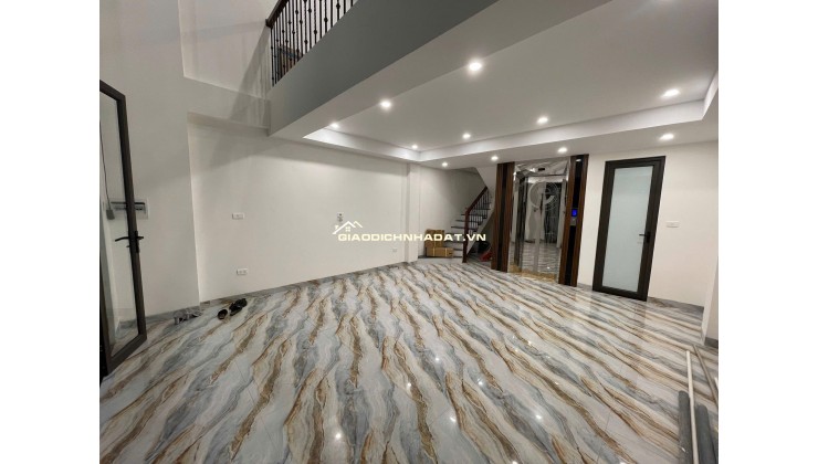 Bán Nhà Phố Hoàng Cầu - 45m x 7 Tầng Thang Máy - Ô Tô Đỗ Cửa - Giá 15,3 tỷ