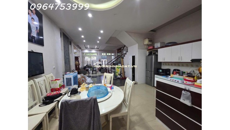 SIÊU VIP – BIỆT THỰ SÂN VƯỜN, Ở SƯỚNG GIỮA LÒNG THỦ ĐÔ
Diện tích thực tế 150m²  Mặt tiền 7.8m  Khu Cán bộ Trung ương