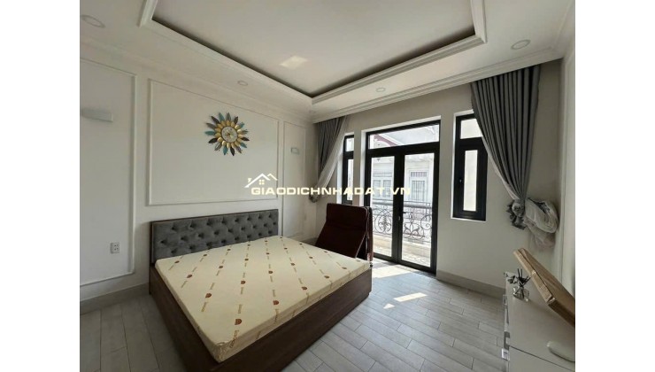 NHÀ HIẾM THỦ ĐỨC - ĐƯỜNG SỐ 11 - HẺM Ô TÔ TRÁNH NHAU - NHỈNH 8 TỶ