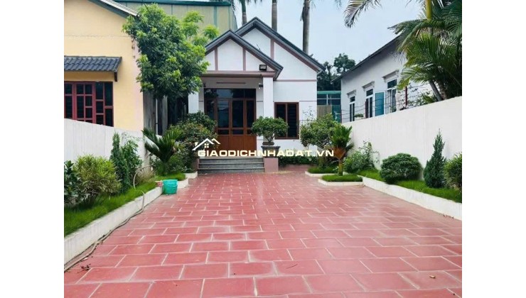 Bán đất tặng nhà tại Đông Yên. 165m full thổ cư
