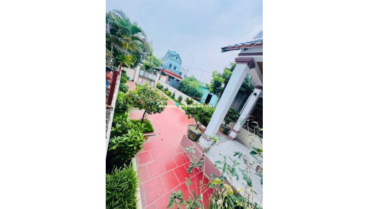 Bán đất tặng nhà tại Đông Yên. 165m full thổ cư
