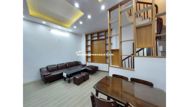  BÁN NHÀ PHỐ TRẠM – SIÊU HIẾM – NHÀ ĐẸP Ở NGAY
 Phố Trạm, Long Biên – Ô tô tránh, ngõ thông, gần AEON Mall & cầu Vĩnh Tuy