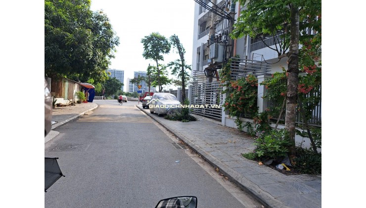 CHÍNH CHỦ BÁN GẤP LÔ ĐẤT PHÚC LỢI - LONG BIÊN 
 Lý do bán: Gia đình cần tiền cho con đi du học nước ngoài
