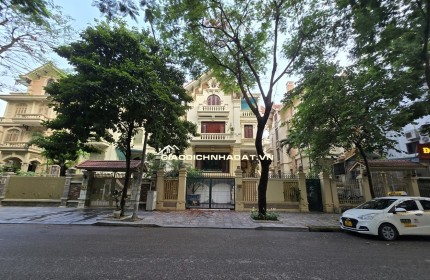 Độc nhất biệt thự bán đảo Linh Đàm có hồ điều hòa, DT 254m2, 10 phòng ngủ, giá chỉ 5x tỷ