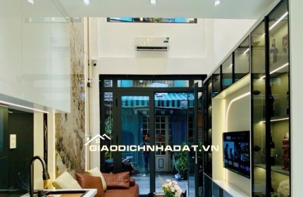 NHÀ QUẬN 3 - VỊ TRÍ ĐẸP, HẺM 4M THÔNG - 3PN, SỔ HỒNG RIÊNG - CHỈ 5.7 TỶ