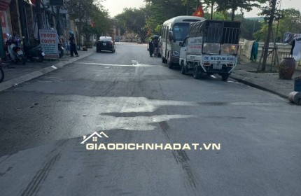 CHÍNH CHỦ NHỜ BÁN HỘ MẢNH ĐẤT  ĐẸP HÀNG F0  LÔ GÓC Ô TÔ ĐỖ CỬA  -  NGÕ THÔNG KINH DOANH 