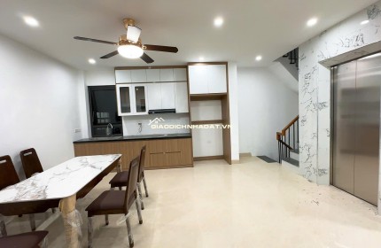 BÁN NHÀ VŨ TRỌNG PHỤNG 35M 6T MT4 GIÁ 9,8 TỶ THANG MÁY NHÀ MỚI TINH DÂN XÂY