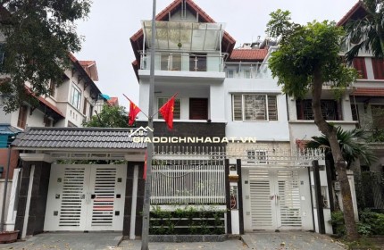 [GẤP] Bán nhanh BT bán đảo Linh Đàm view hồ lộng gió 200 m2 sổ đỏ giá rẻ 46 tỷ