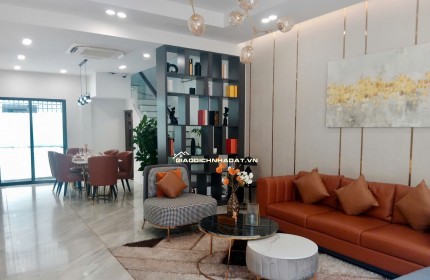 NHÀ MẶT TIỀN 13M CÓ HỢP ĐỒNG THUÊ 13TR/ THÁNG NGAY TRUNG  THÀNH PHỐ THUẬN AN BÌNH DƯƠNG