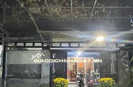 BÁN NHÀ 2 TẦNG - DIỆN TÍCH KHỦNG - HẺM XE HƠI - KHÔNG BỊ LỘ GIỚI - P.BHH, Q.BÌNH TÂN