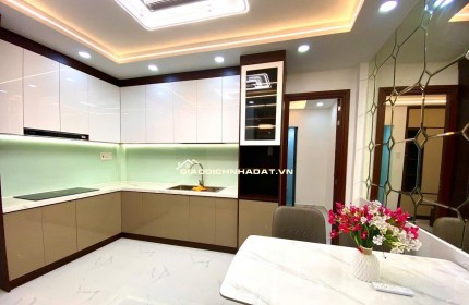 NHÀ ĐẸP BÙI VĂN BA - TRUNG TÂM Q7 - NHỈNH 6TỶ