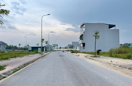 Cần bán gấp đất ngay TT  thị xã Nghi Sơn, Thanh Hóa, DT 108m2 đường 15.5m  giá chỉ 1 Tỷ.