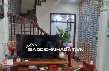 Bán nhà Định Công Thượng, DT 52m x 5 tầng. Ô tô đỗ cửa, trung tâm phố