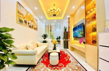 BÁN NHÀ  Quan Thổ 31m2,4 tầng  mặt tiền3.5 m 7.2 tỷ Đống Đa Hà Nội