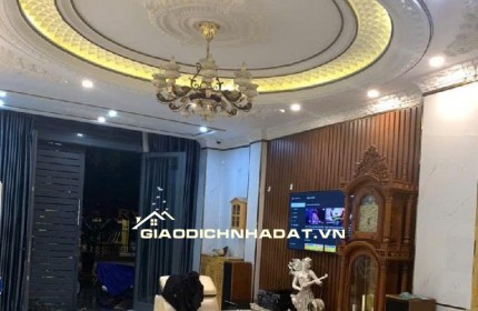 MẶT TIỀN KINH DOANH - NHÀ MỚI CÓ THỂ DỌN VÀO Ở NGAY - CHỈ HƠN 5 TỶ TRUNG TÂM QUẬN 7