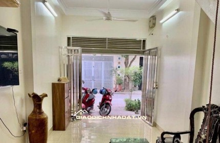 Bán Nhà 4 Tầng Văn Phú đẹp lung linh, Vị Trí Đẹp, Kinh Doanh Đỉnh, 
Ô tô đỗ cửa 46m2 giá chỉ 12,5Tỷ