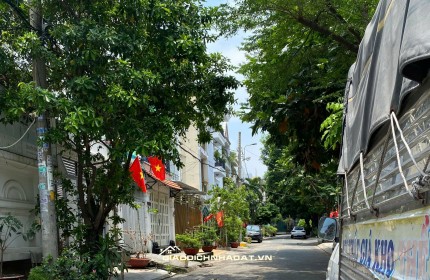 TOÀ NHÀ 7 TẦNG CÓ HẦM PHẠM HUY THÔNG, BAO GỒM 16 PHÒNG CHO THUÊ.