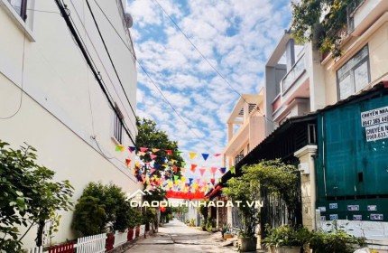 NHÀ KHU ĐỒNG BỘ CỰC ĐẸP ĐẼ VĂN MINH! ĐƯỜNG 8M Ô TÔ ĐẬU CỬA, GIÁP GÒ VẤP