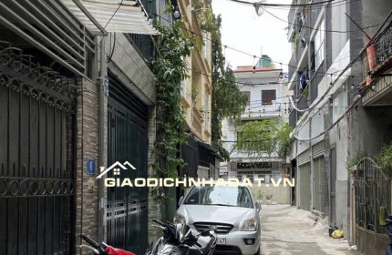 Bán nhà Tân Mai - Hoàng Mai. DT 50m x 4 tầng, ô tô vào nhà, thông thoáng, gần phố Tân Mai