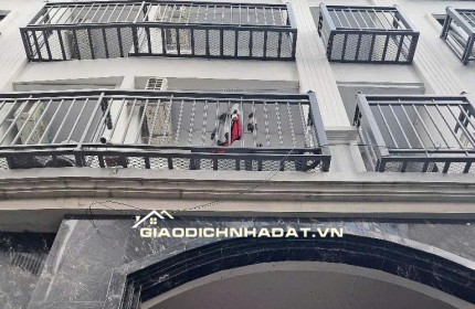 Tòa căn hộ dòng tiền ,thông ngõ 93 Hoàng Văn Thái 7 tầng 81m², mặt tiền 9m, giá chào 20 tỷ ( có thương lượng)