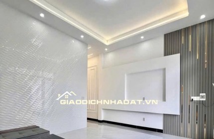 Chính chủ bán gấp căn nhà cấp 4 xây mới Gần Nhà Hàng Tiệc Cưới Vạn Phước Center, Cây xăng Bửu Long