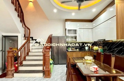 Chính chủ cần bán gấp nhà Hoàng Văn Thái 50m giá 13 tỷ khu phân lô quân đội , ô tô tránh