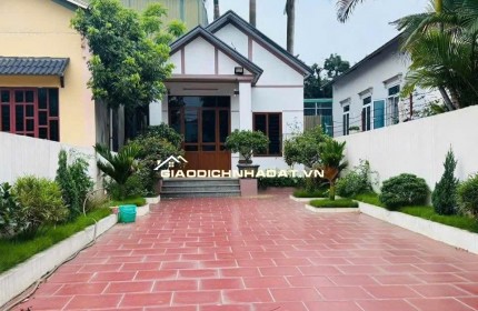 Bán đất tặng nhà tại Đông Yên. 165m full thổ cư