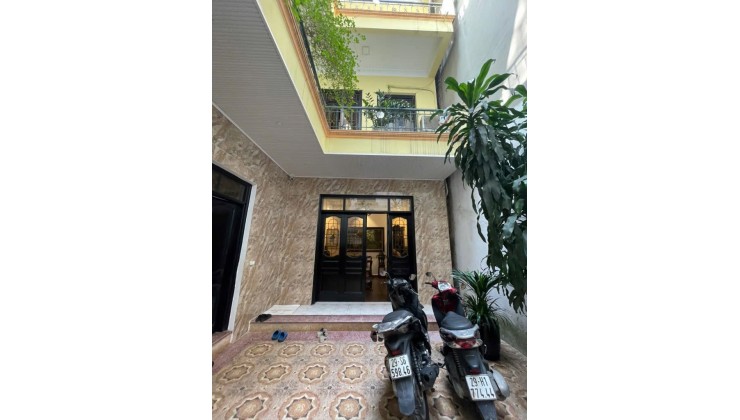 Bán nhà riêng tại Võng Thị, Tây Hồ, Hà Nội, 20,9 tỷ, 90m2, giá siêu hời
