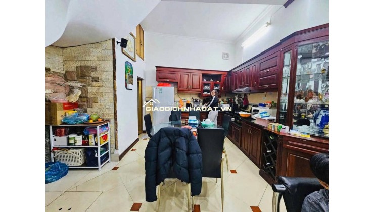 Cách 1 Nhà Ra Ô Tô, Vị Trí Siêu Đẹp. Nhà Dân Xây Khung Cột Chắc Chắn , Khách Mua Về Lên Tầng , Lắp Thang Máy Thoải Mái - hiện tại cho thuê 20
