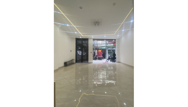 Mặt Phố Trại Cá 45m2 x 5 tầng, thang máy. Ngõ thông, ô tô vào nhà, kinh doanh