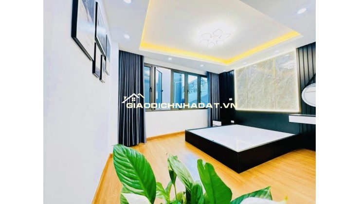 BÁN GẤP NHÀ ĐẸP - LÔ GÓC HOÀNG QUỐC VIỆT  40M X 5T Ô TÔ-  KD- 9.8 TỶ