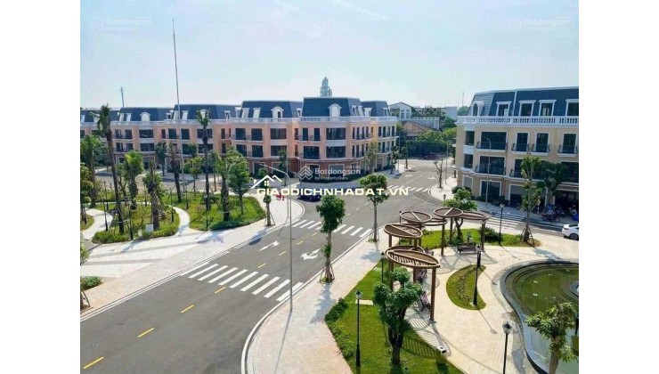 Chủ nhà bán căn shophouse mặt tiền đường Đại Cồ Việt Vincom Quảng Trị giá thương lượng